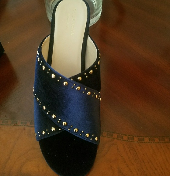 Shoe - Picture 1 of 3